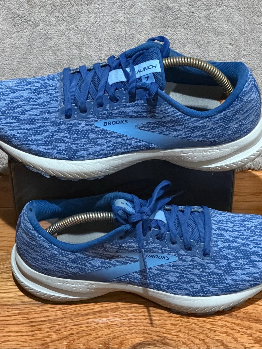 Brooks Women’s Launch 7 Running Shoes Blue and White Patterned Mesh Size 8 M